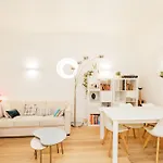 Nice And Comfortable Nest Near The Eiffel Tower