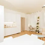 Nice And Comfortable Nest Near The Eiffel Tower