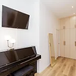 Nice And Comfortable Nest Near The Eiffel Tower